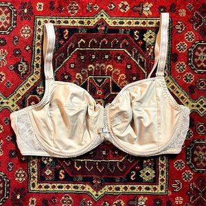 CHANTELLE vintage cream padless bra with lace and bow details